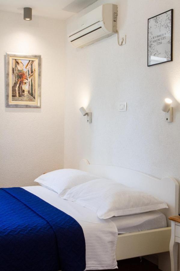Villa Old Stone House In Historical Area Split Exterior foto
